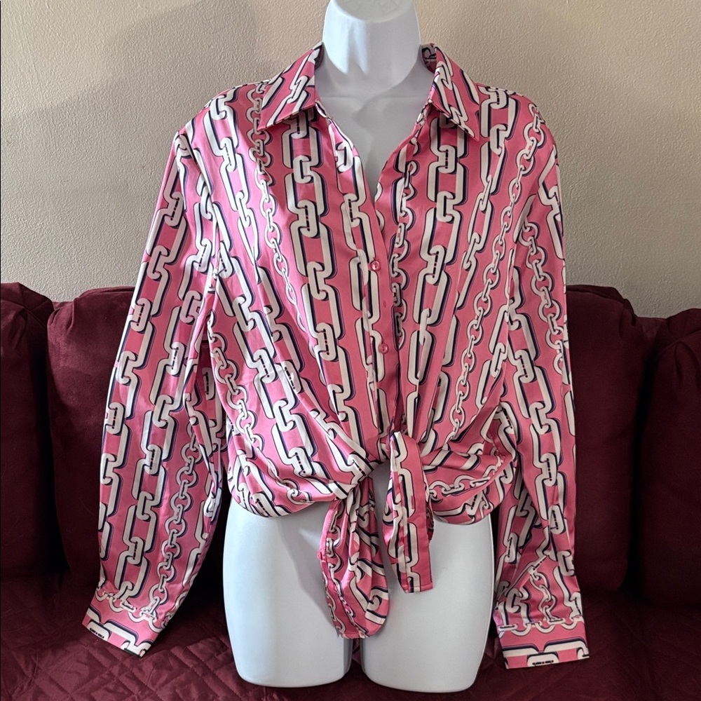 Pink Chain Print Blouse - Picture 2 of 3